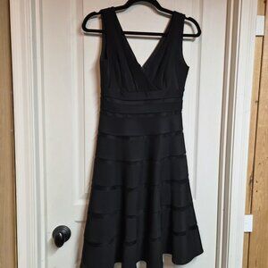 White House Black Market Dress Black Tiered Sleeveless V-Neck Dress Size 0